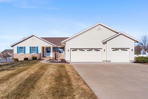 Photo of 5264 TAYLOR Avenue, Bettendorf, IA 52722 (MLS # 12562113)