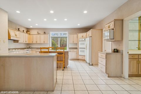 Tiny photo for 16 Forest Lane, South Barrington, IL 60010 (MLS # 12416290)