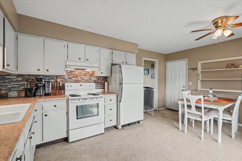 Tiny photo for 926 S 6th Avenue, Hoopeston, IL 60942 (MLS # 12727732)