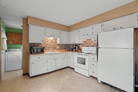 Tiny photo for 926 S 6th Avenue, Hoopeston, IL 60942 (MLS # 12727732)