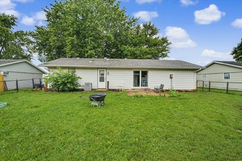 Tiny photo for 926 S 6th Avenue, Hoopeston, IL 60942 (MLS # 12727732)