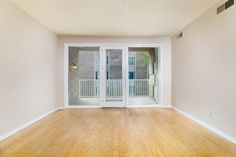 Tiny photo for 1715 Pavilion Way #307, Park Ridge, IL 60068 (MLS # 12679199)