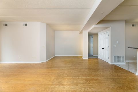 Tiny photo for 1715 Pavilion Way #307, Park Ridge, IL 60068 (MLS # 12679199)
