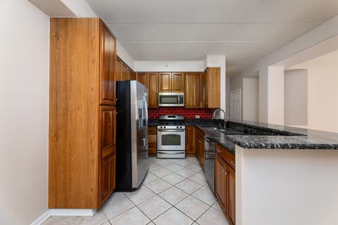 Tiny photo for 1715 Pavilion Way #307, Park Ridge, IL 60068 (MLS # 12679199)