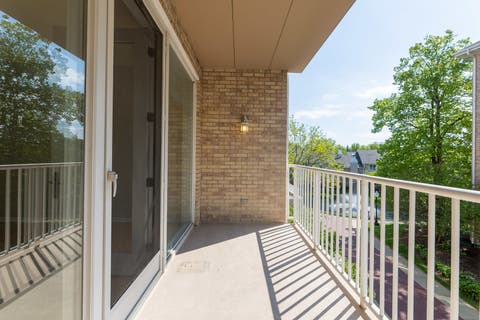 Tiny photo for 1715 Pavilion Way #307, Park Ridge, IL 60068 (MLS # 12679199)
