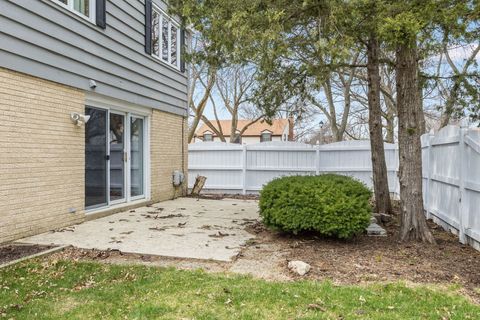 Tiny photo for 905 Kennebec Lane, Naperville, IL 60563 (MLS # 12599267)