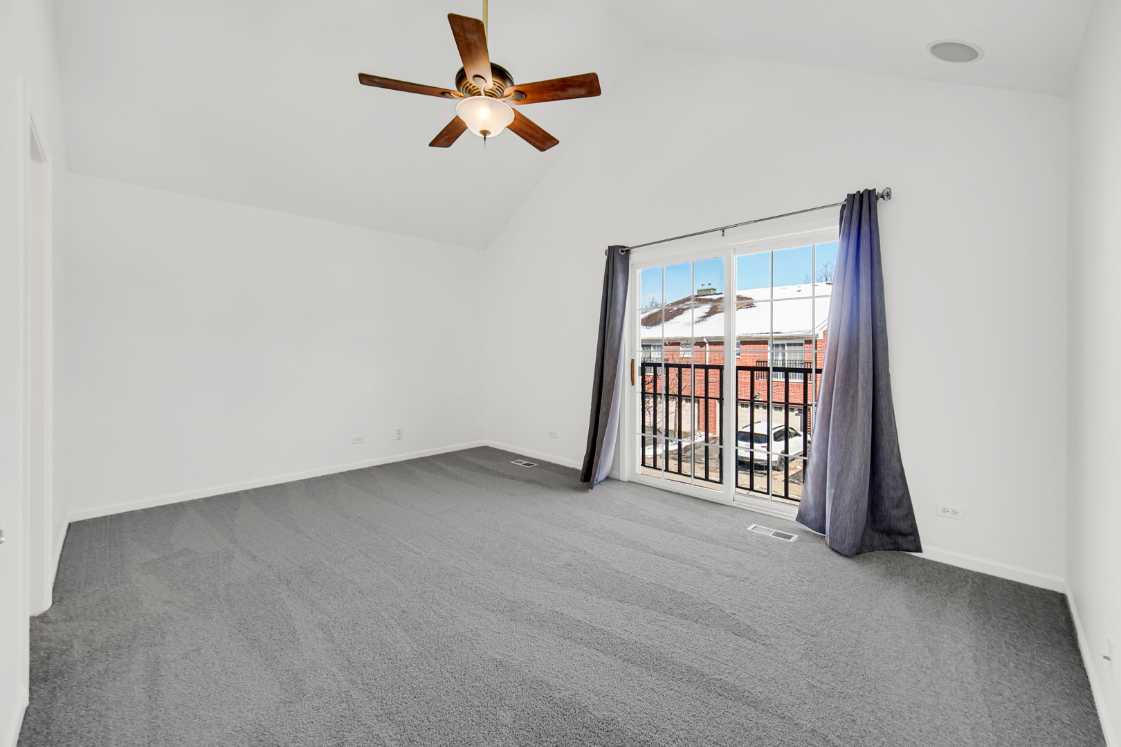 947 Kensington Drive 7-E3