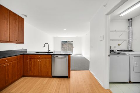 Tiny photo for 947 Kensington Drive #7-E3, Northbrook, IL 60062 (MLS # 12596527)