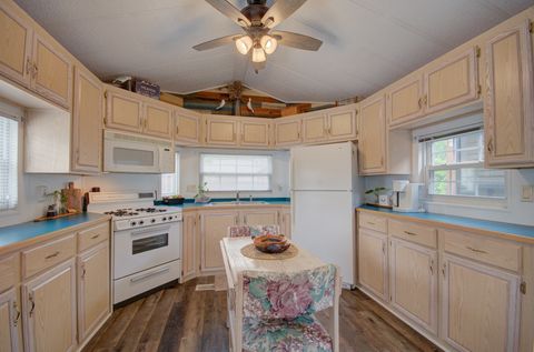 Tiny photo for 195 Fossil Cove Lane, Wilmington, IL 60481 (MLS # 12375623)