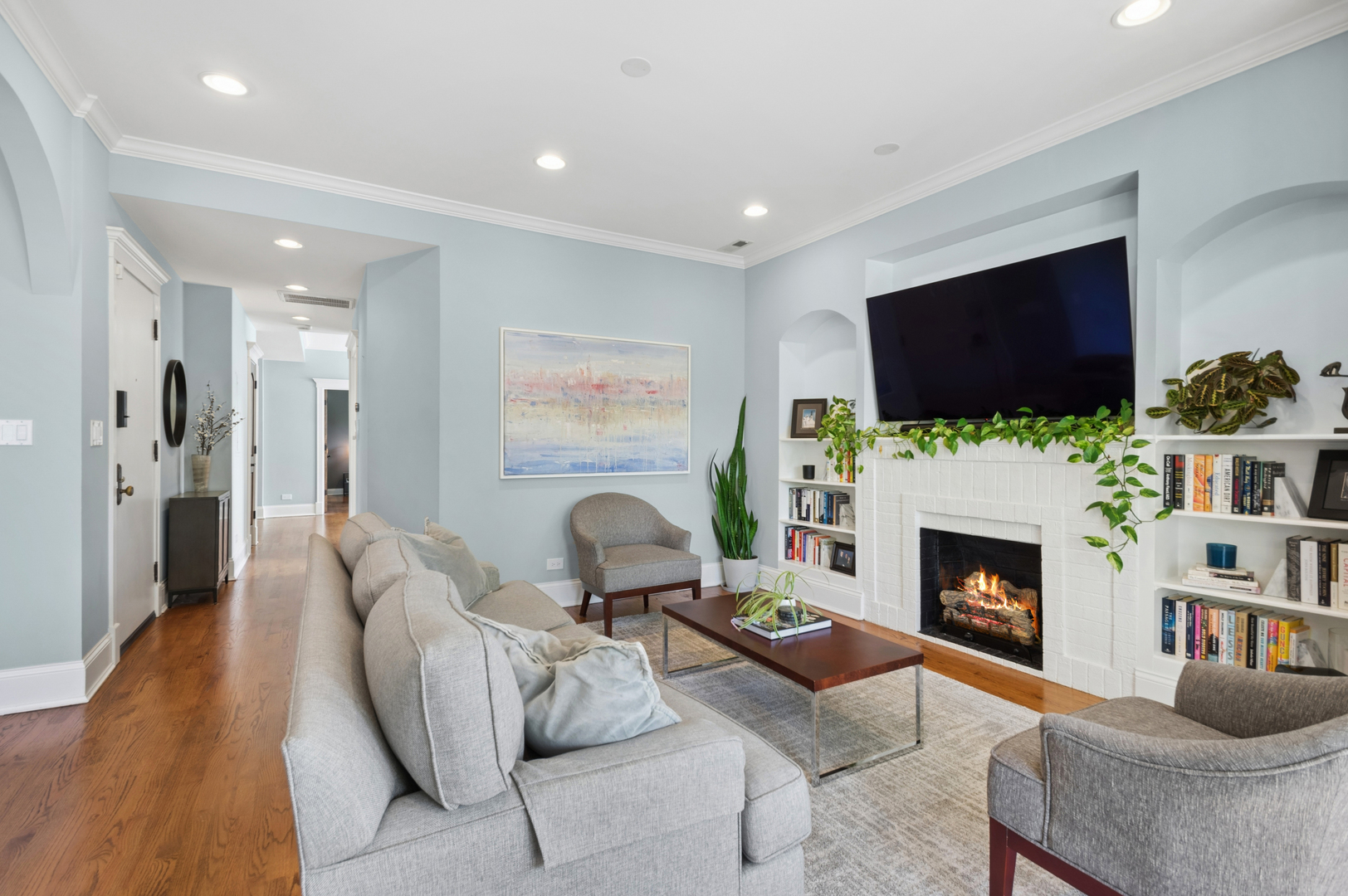 1328 W BRYN MAWR Avenue 3
