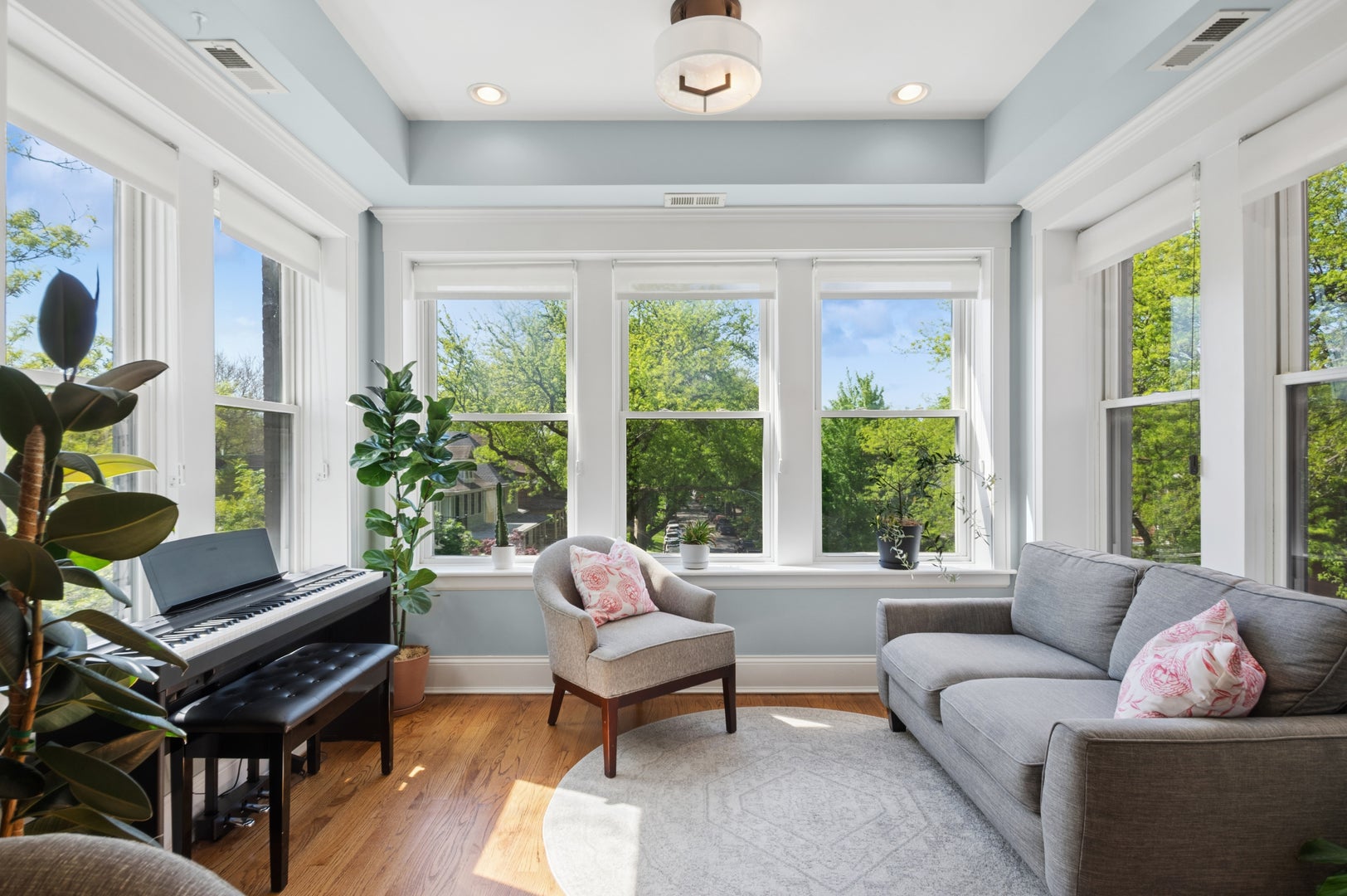 1328 W BRYN MAWR Avenue 3