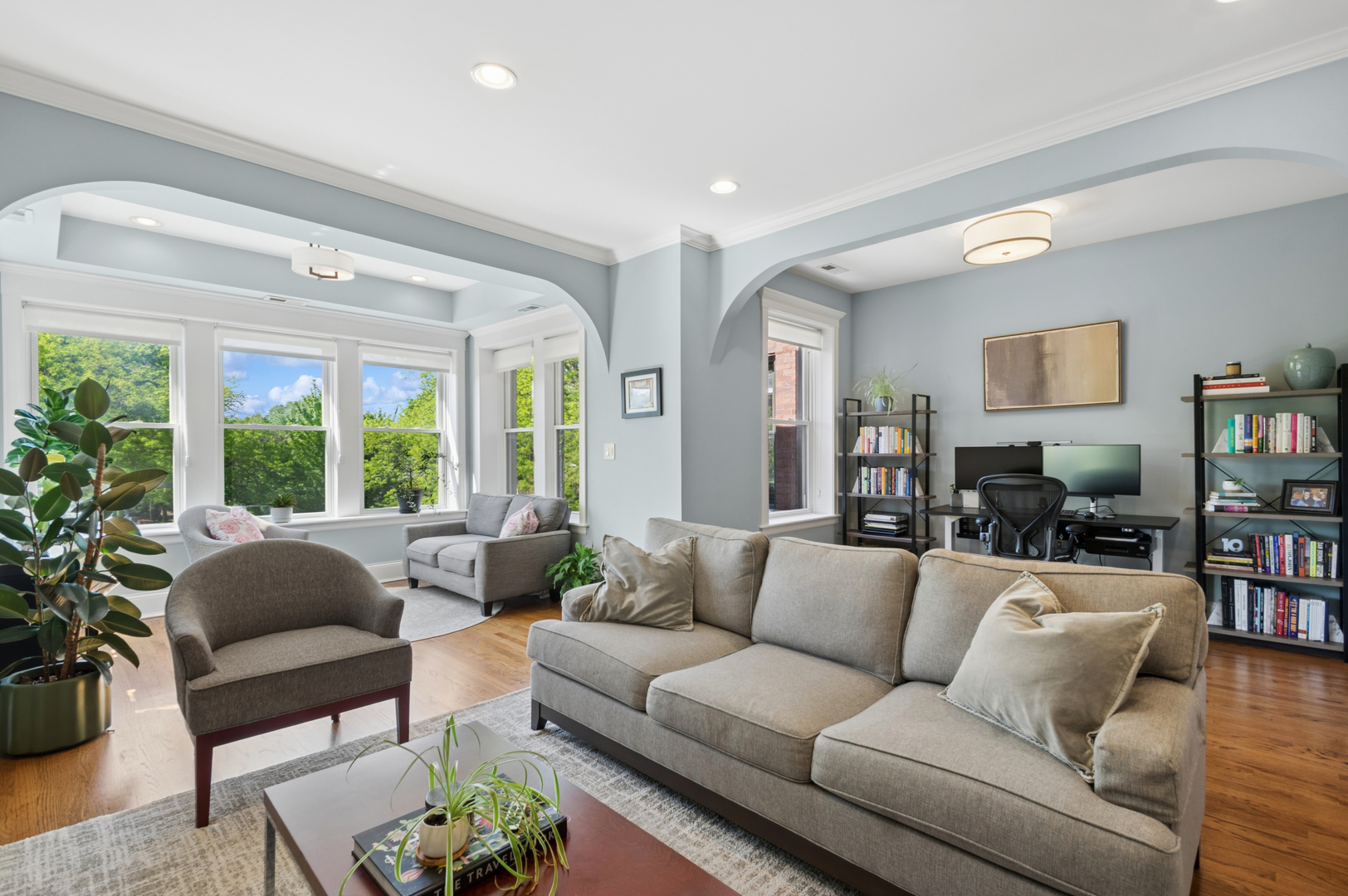 1328 W BRYN MAWR Avenue 3