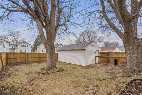 Tiny photo for 2327 6th Street, Moline, IL 61265 (MLS # 100000384)