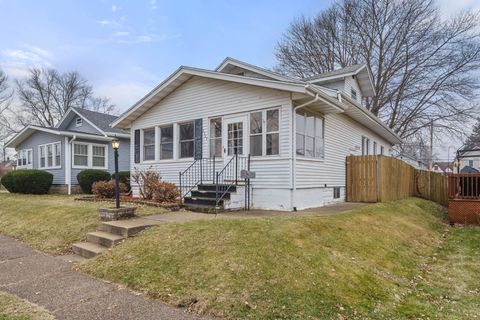 Tiny photo for 2327 6th Street, Moline, IL 61265 (MLS # 100000384)