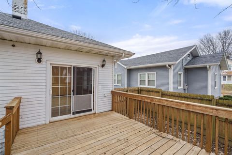 Tiny photo for 2327 6th Street, Moline, IL 61265 (MLS # 100000384)