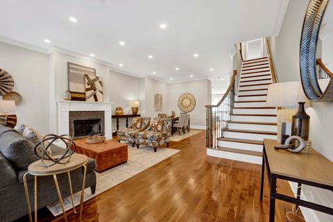 Tiny photo for 1433 W Winnemac Avenue, Chicago, IL 60640 (MLS # 12454425)