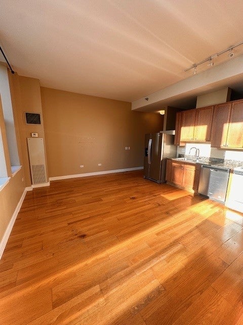 8 W Monroe Street 1206