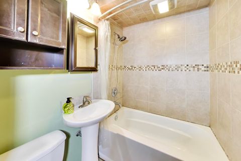 Tiny photo for 539 W 44th Street, Chicago, IL 60609 (MLS # 12683761)