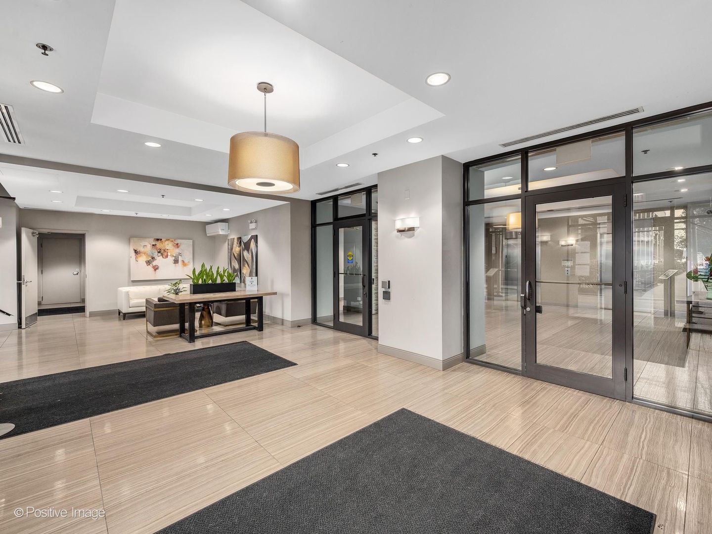 330 N Jefferson Street 402