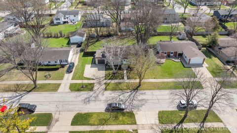 Tiny photo for 1003 E Alder Lane, Mount Prospect, IL 60056 (MLS # 12600225)