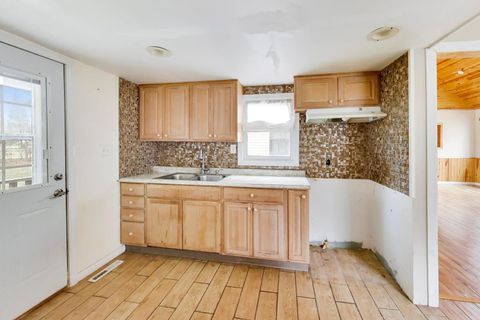 Tiny photo for 5115 Parkview Drive, Mccullom Lake, IL 60050 (MLS # 12597545)