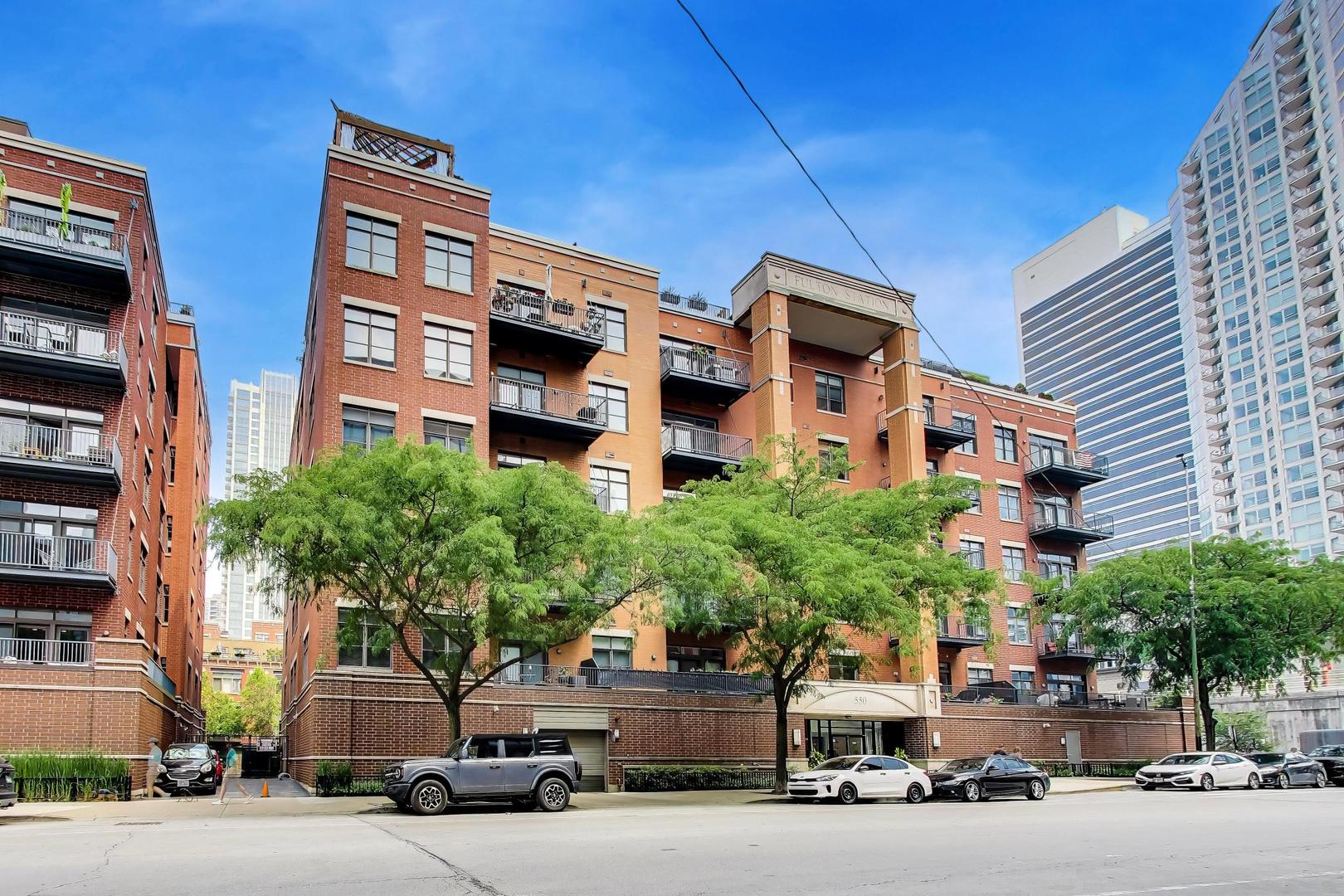 550 W Fulton Street 202