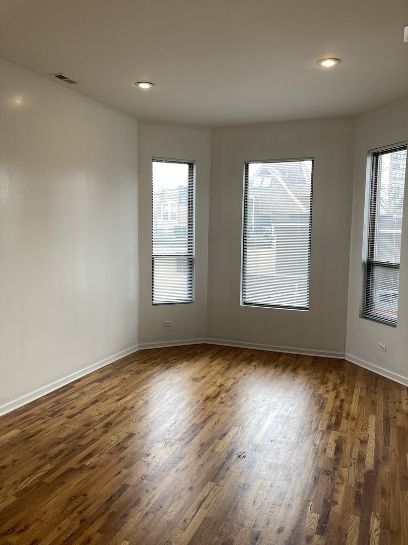 4041 S Calumet Avenue