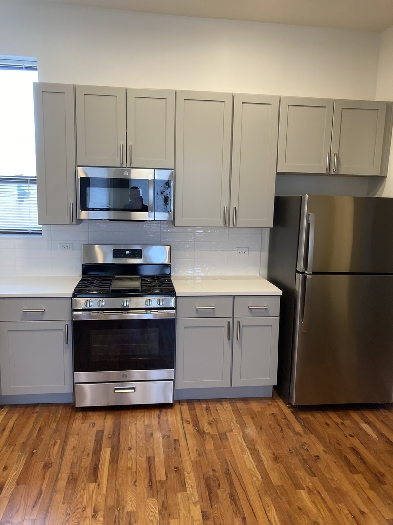 4041 S Calumet Avenue