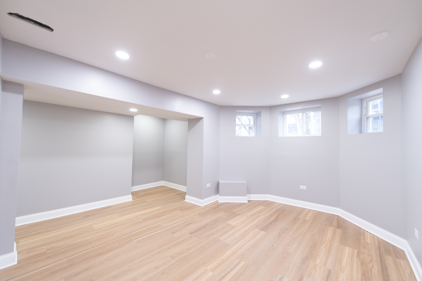 1028 W OAKDALE Avenue G