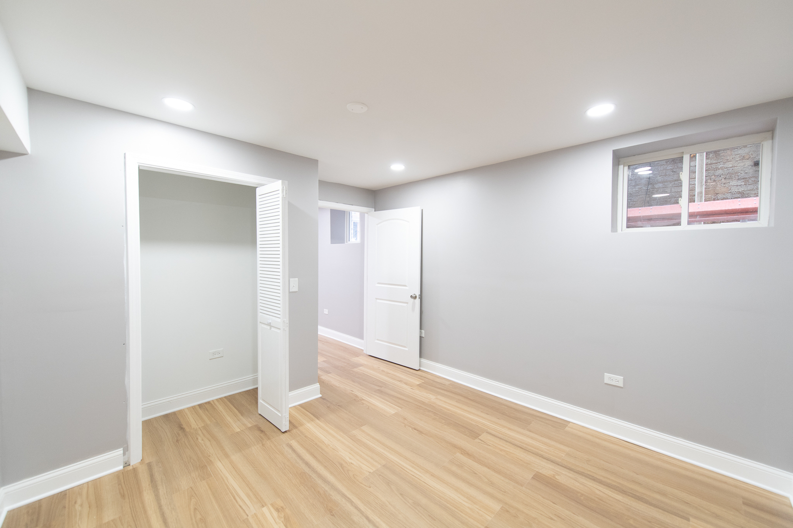 1028 W OAKDALE Avenue G