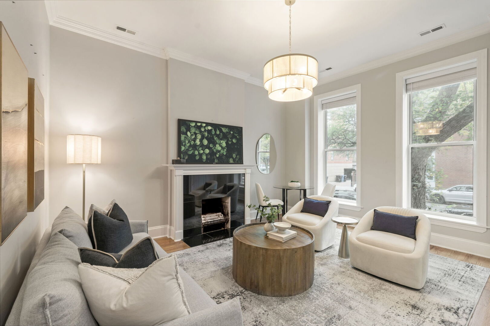 450 W Armitage Avenue 1