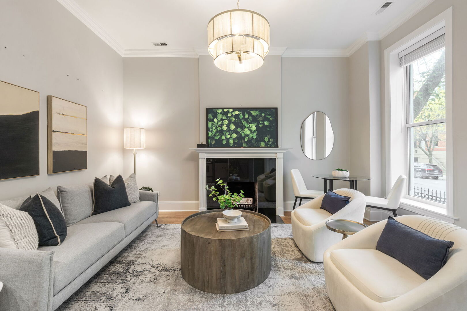 450 W Armitage Avenue 1