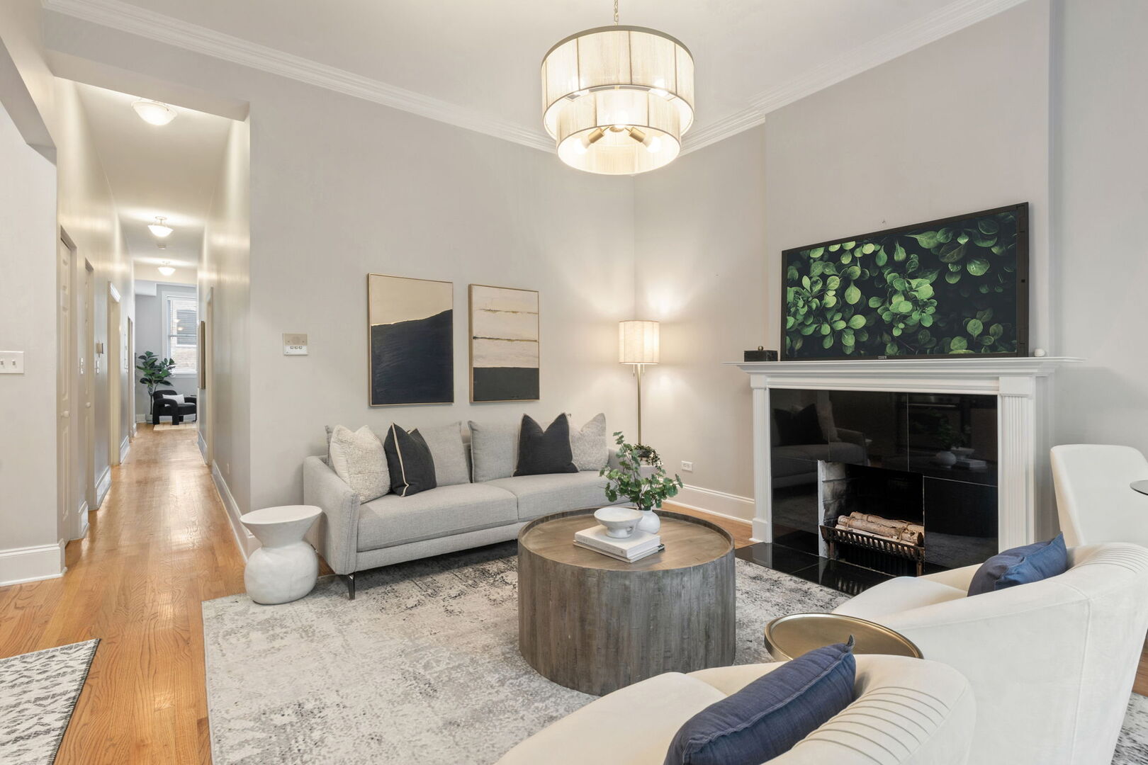 450 W Armitage Avenue 1