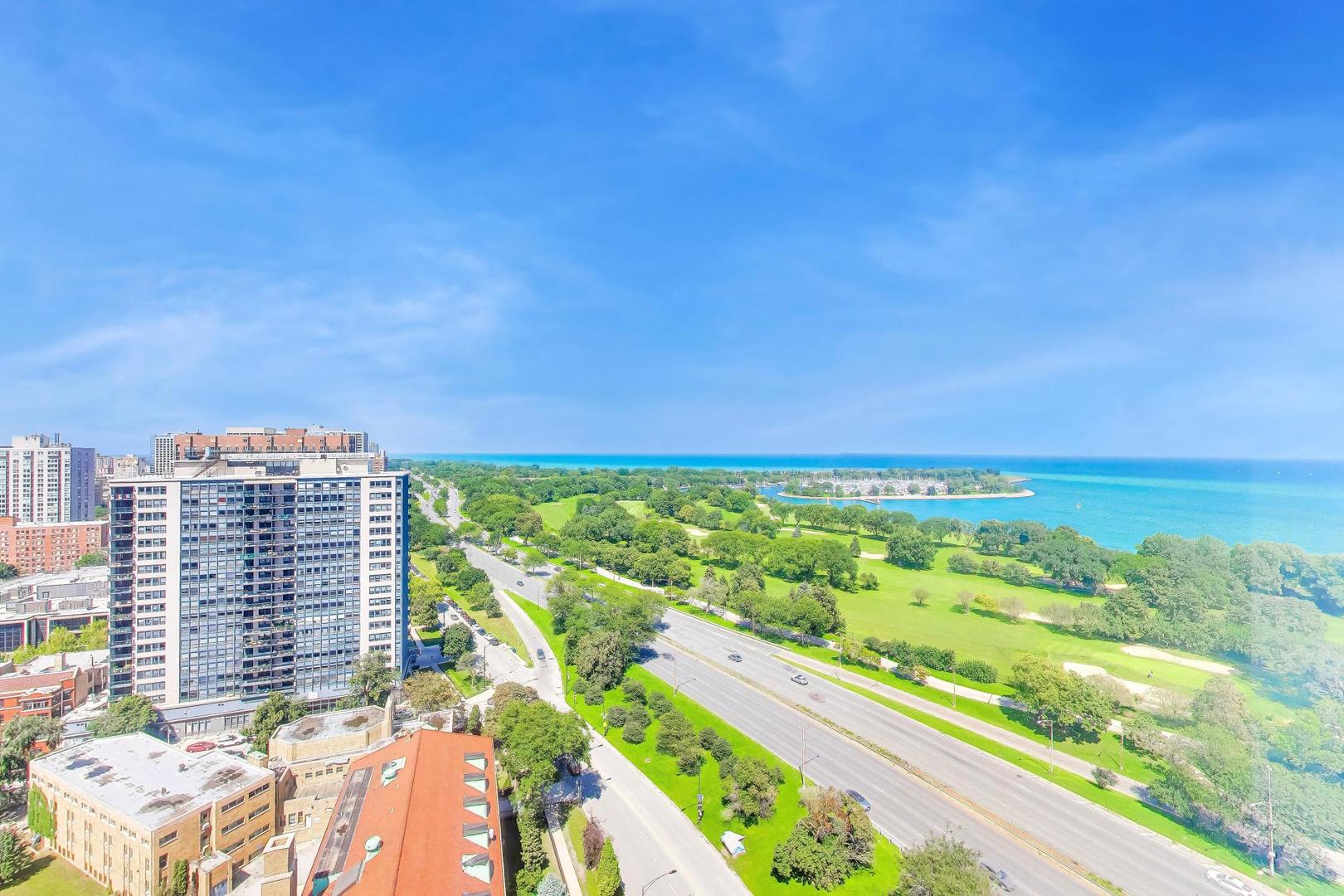 3950 N Lake Shore Drive 2202