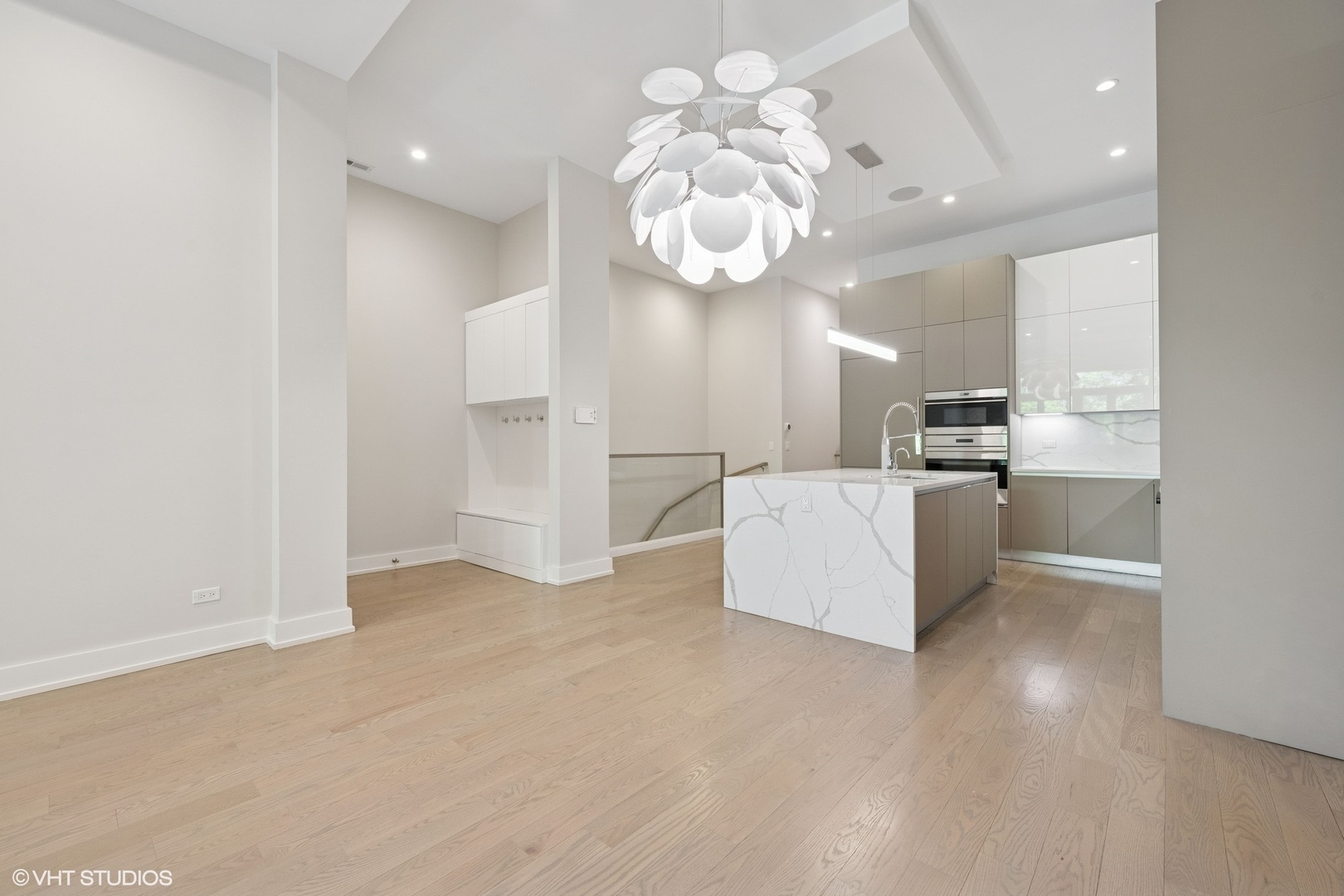 216 S GREEN Street 1N