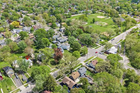 Tiny photo for 922 Douglas Avenue, Aurora, IL 60505 (MLS # 12629619)