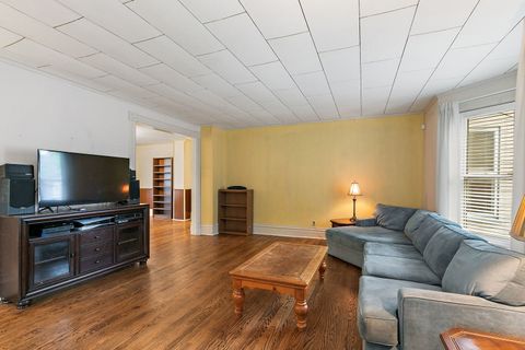 Tiny photo for 922 Douglas Avenue, Aurora, IL 60505 (MLS # 12629619)