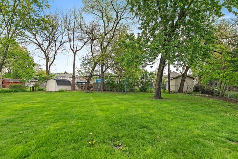 Tiny photo for 922 Douglas Avenue, Aurora, IL 60505 (MLS # 12629619)