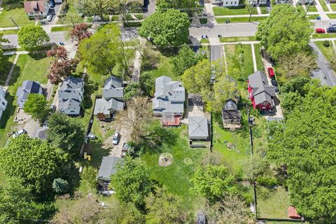 Tiny photo for 922 Douglas Avenue, Aurora, IL 60505 (MLS # 12629619)