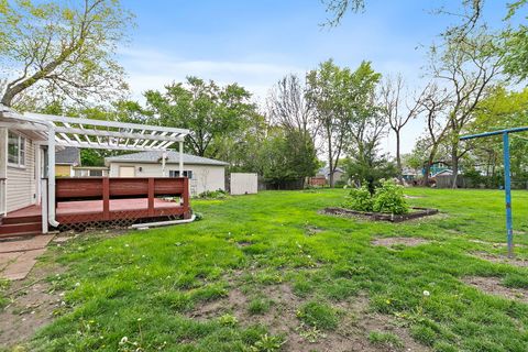 Tiny photo for 922 Douglas Avenue, Aurora, IL 60505 (MLS # 12629619)