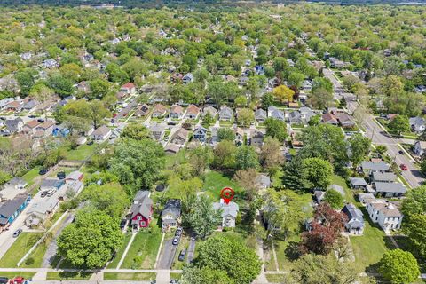 Tiny photo for 922 Douglas Avenue, Aurora, IL 60505 (MLS # 12629619)