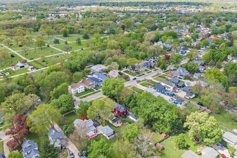 Tiny photo for 922 Douglas Avenue, Aurora, IL 60505 (MLS # 12629619)