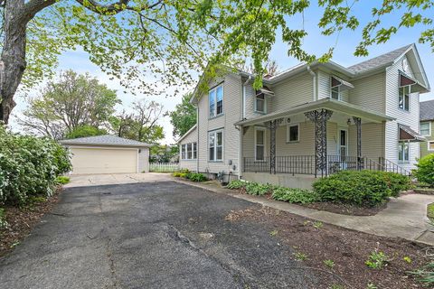 Tiny photo for 922 Douglas Avenue, Aurora, IL 60505 (MLS # 12629619)