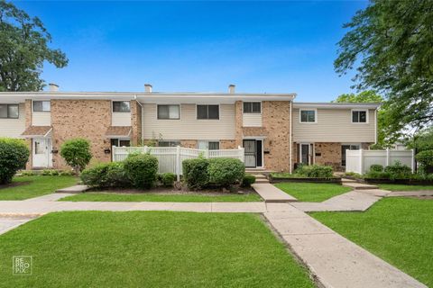 Photo of 882 White Oak Lane, University Park, IL 60484 (MLS # 12408851)