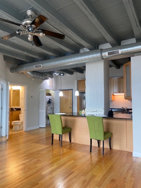1791 W Howard Street 504