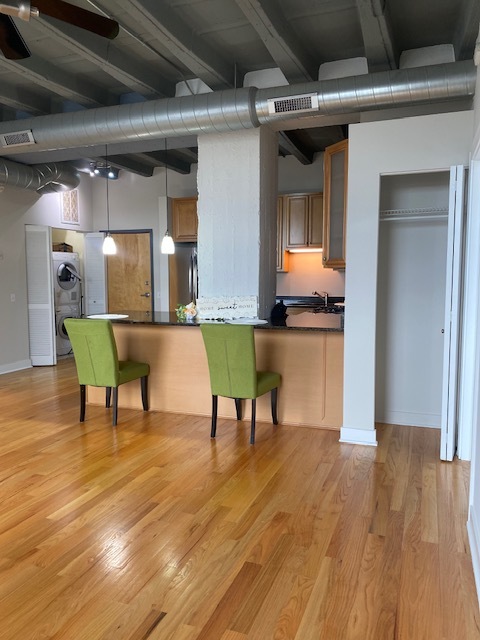 1791 W Howard Street 504