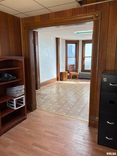 Tiny photo for 552 11TH Avenue S, Clinton, IA 52732 (MLS # QC4269182)