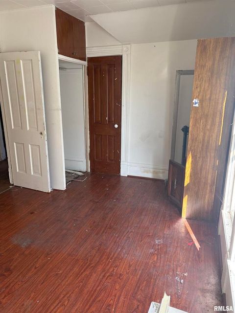 Tiny photo for 552 11TH Avenue S, Clinton, IA 52732 (MLS # QC4269182)