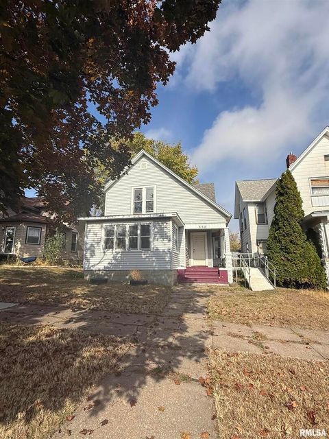 Photo of 552 11TH Avenue S, Clinton, IA 52732 (MLS # QC4269182)