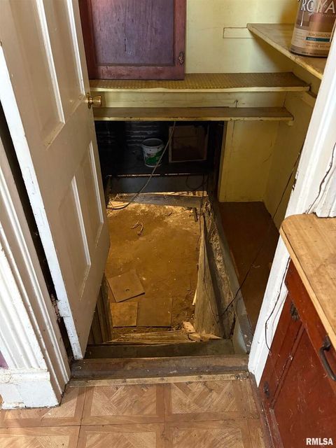 Tiny photo for 552 11TH Avenue S, Clinton, IA 52732 (MLS # QC4269182)